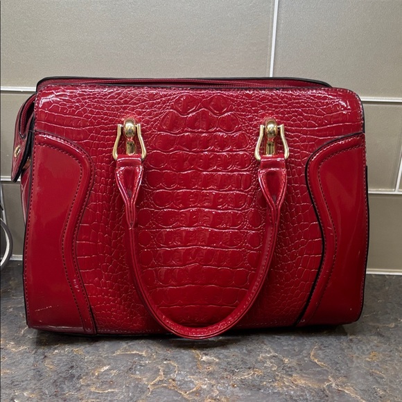 Chic Red Crocodile-Embossed Hynes Eagle - Picture 1 of 1